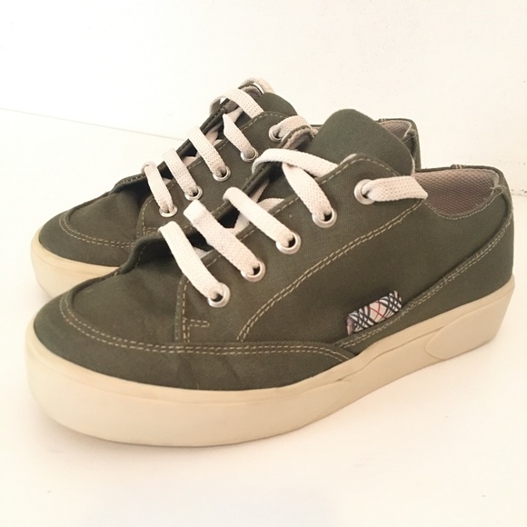 green burberry shoes